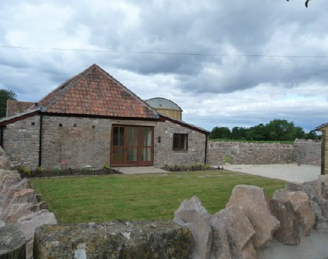 Hallend, Wickwar. The completed barn.